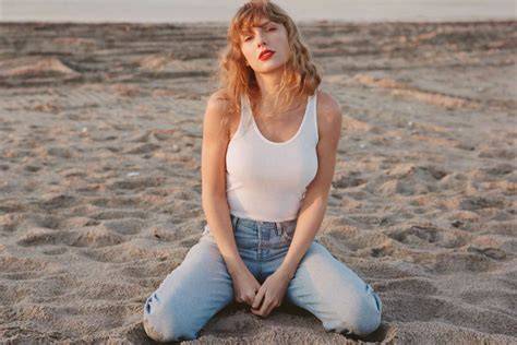 has taylor swift ever posed nude