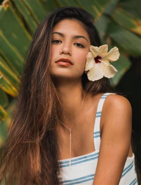 hawaii nude models