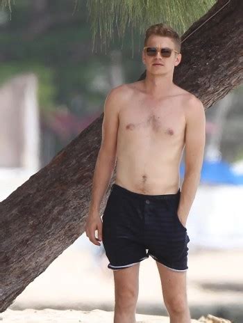 hayden christensen is gay