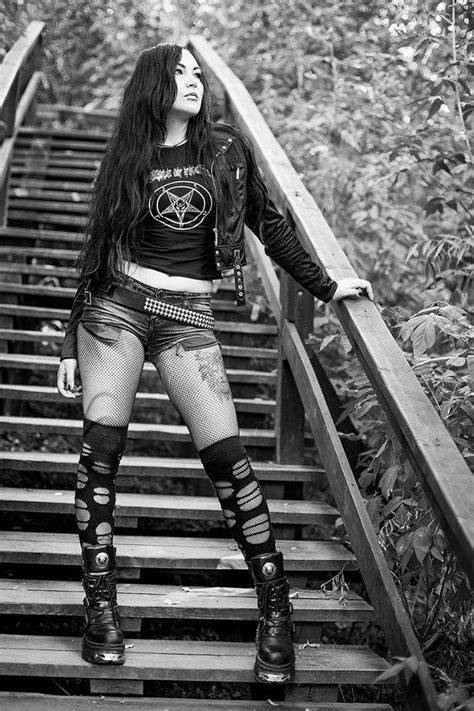 heavy metal nude