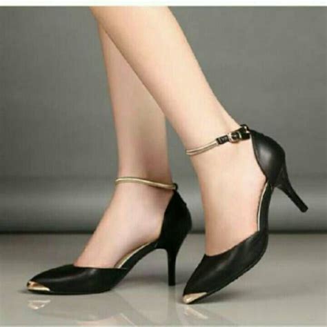 heels wanita hitam