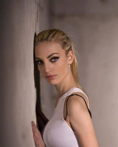 helena king nude