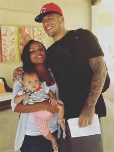hernandez aaron girlfriend and child