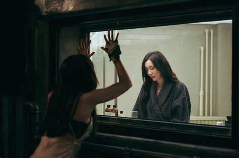 hidden face nude scene