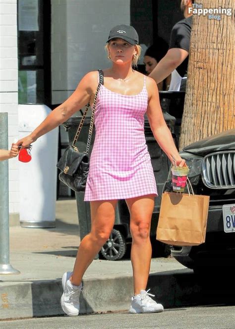 hilary duff nude tits