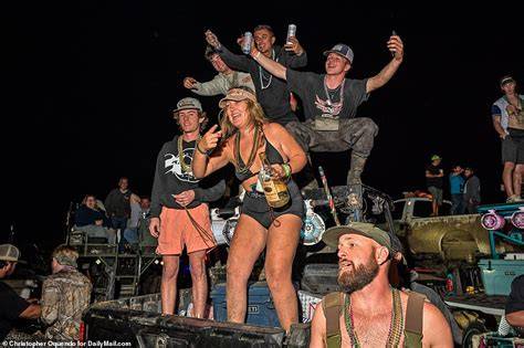 hillbilly nude