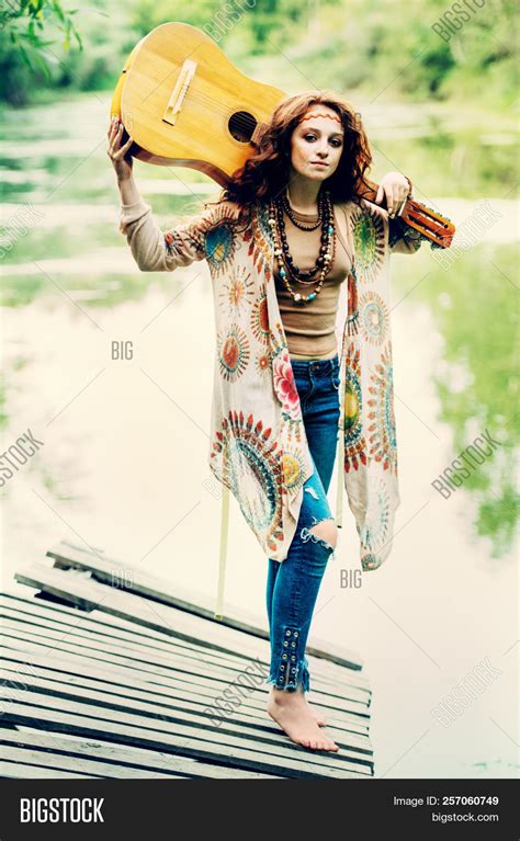 hippie nude