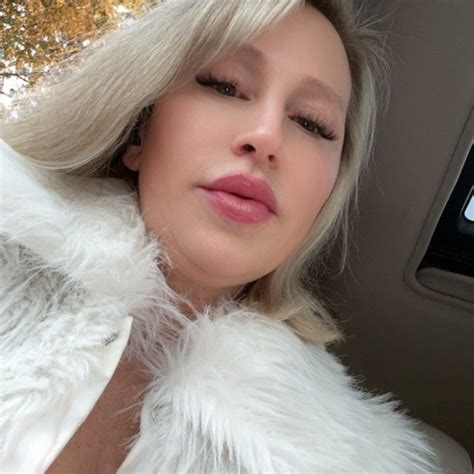 holly nudes