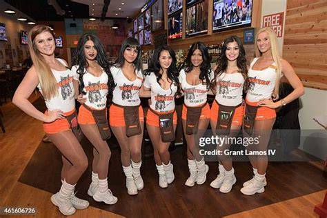 hooters chicks nude