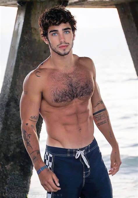 hot guys nude twitter