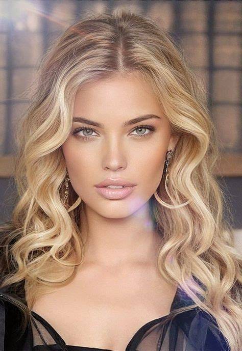 hottest nude blonde