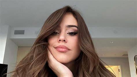 hottest nude poses