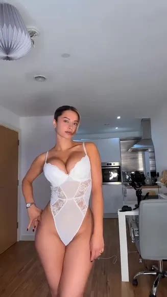 hottlips OnlyFans leaked content
