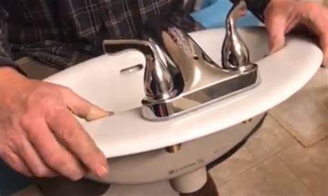 how much does it cost to install bathroom sink faucet?