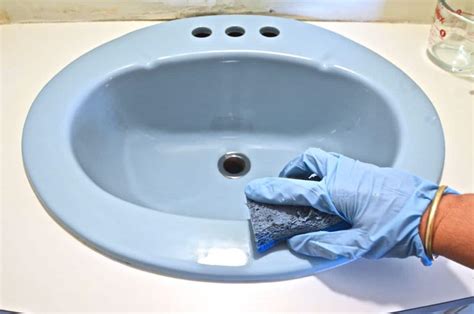 How To Clear Coat Your Bathroom Sink?