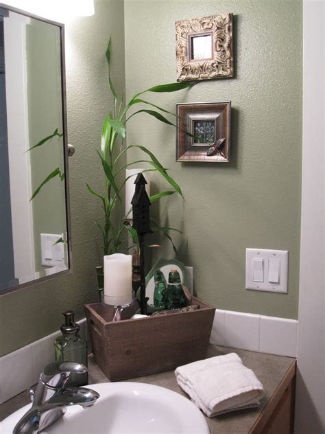 how to decorate a light green bathroom?