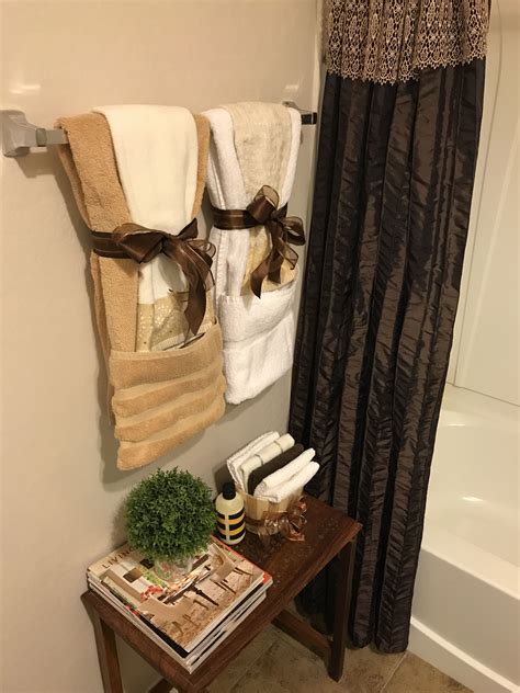How To Decorate The Towels In Your Bathroom?