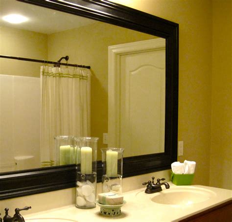How To Dress Up Your Bathroom Mirror?