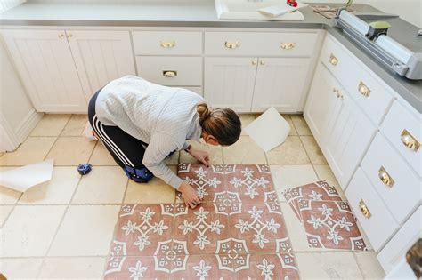 How To Ground A Busy Bathroom Floor Tile?