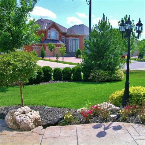 How To Landscape A Big Front Yard?