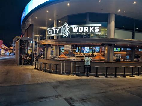 how a city works