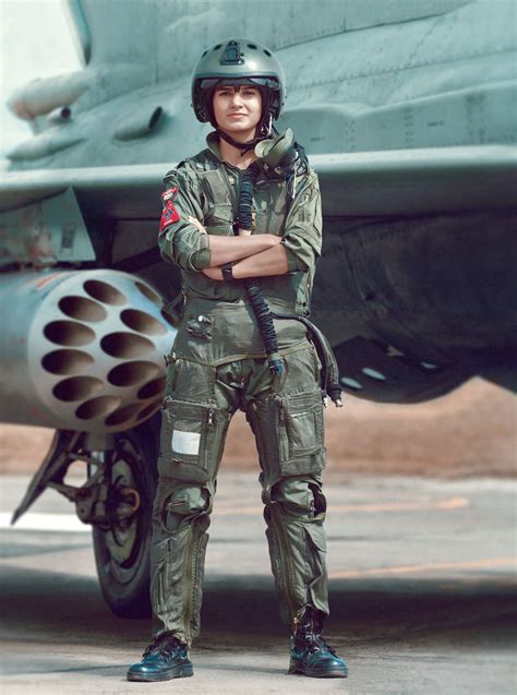 how can a girl become fighter pilot in india
