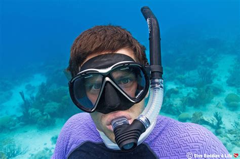 how do you snorkel underwater