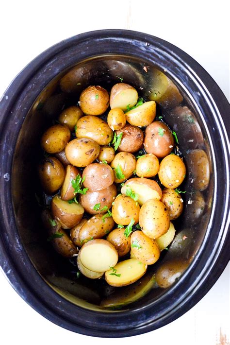how long potatoes in slow cooker