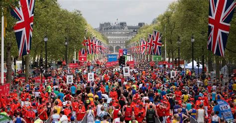how many people run london marathon
