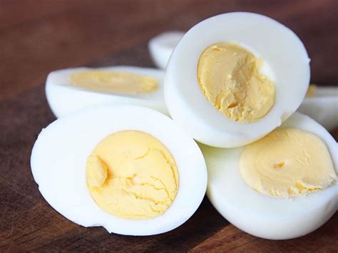 how much sodium in a boiled egg