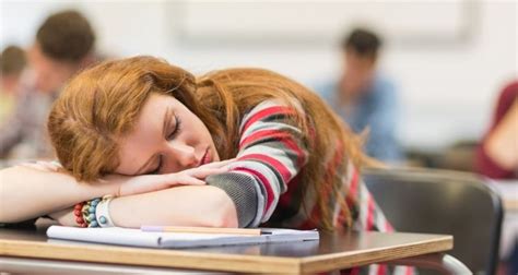 how not to fall asleep in class
