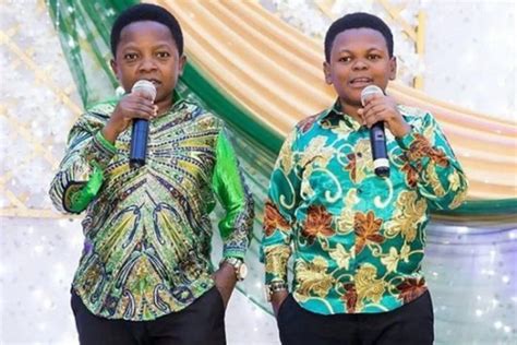 how old is aki and pawpaw