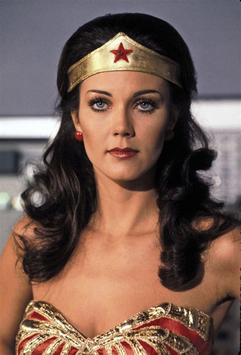 how old is lynda carter who played wonder woman
