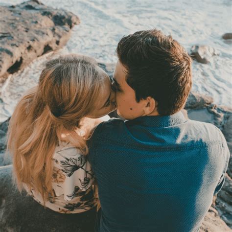 how should kissing feel like someone wants