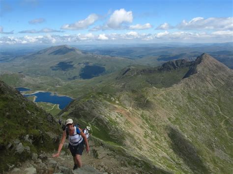how long does snowdon take to climb