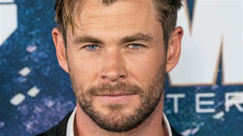 how tall is chris hemsworth