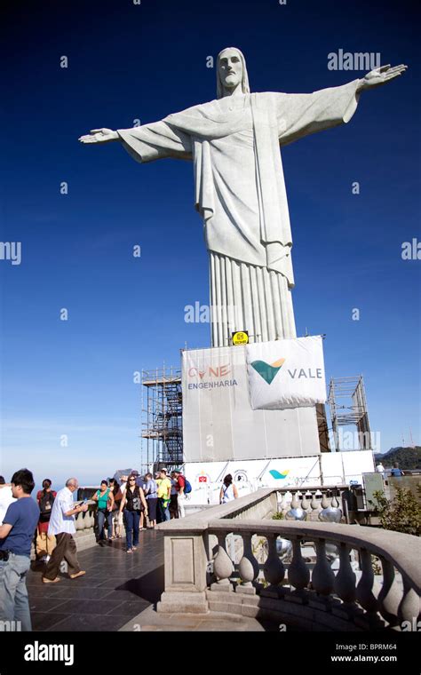 how tall is cristo redentor