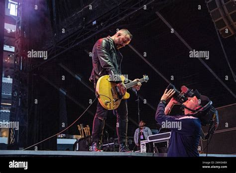 how tall is justin furstenfeld