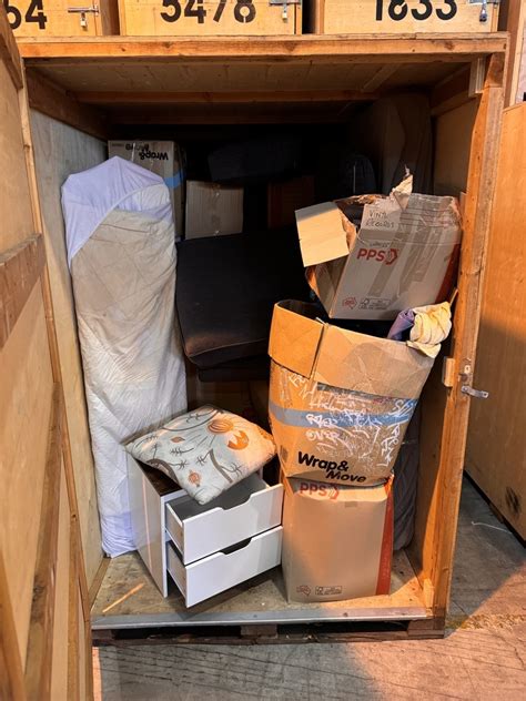 how to bid on a storage unit