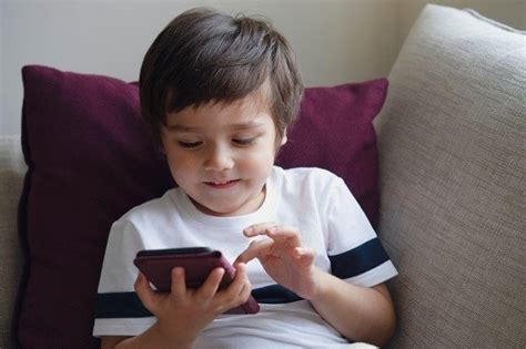 how to check your kids text messages online