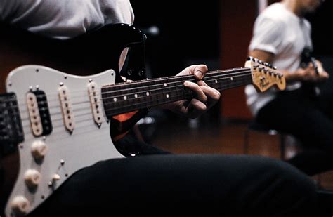 how to compose on guitar