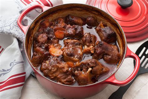 how to cook braised oxtails