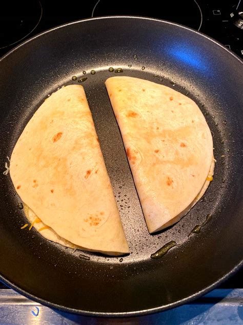 how to cook quesadillas in a pan