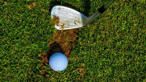 how to divot in golf