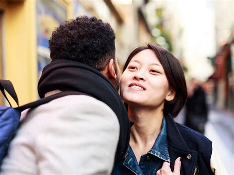 how to do european kiss greeting