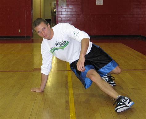 how to do footwork in breakdancing