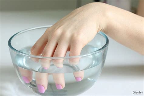 How To Dry Nails Fast Using Science Thoughtco Nail Polish Science Experiments - Nail Polish Science Experiments