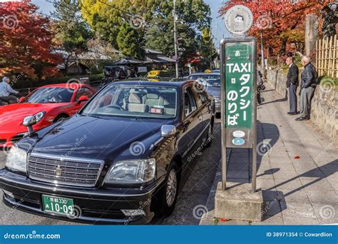 how to get a taxi in kyoto