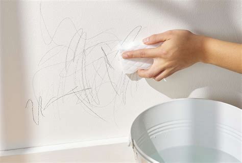how to get pencil off a wall