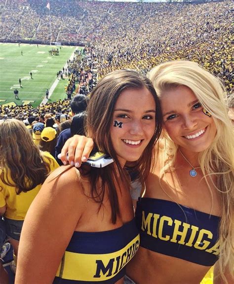 how to hook up with girls in college football